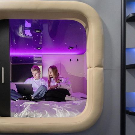 Capsule Hotel Constellation 91 리비프 외부 사진