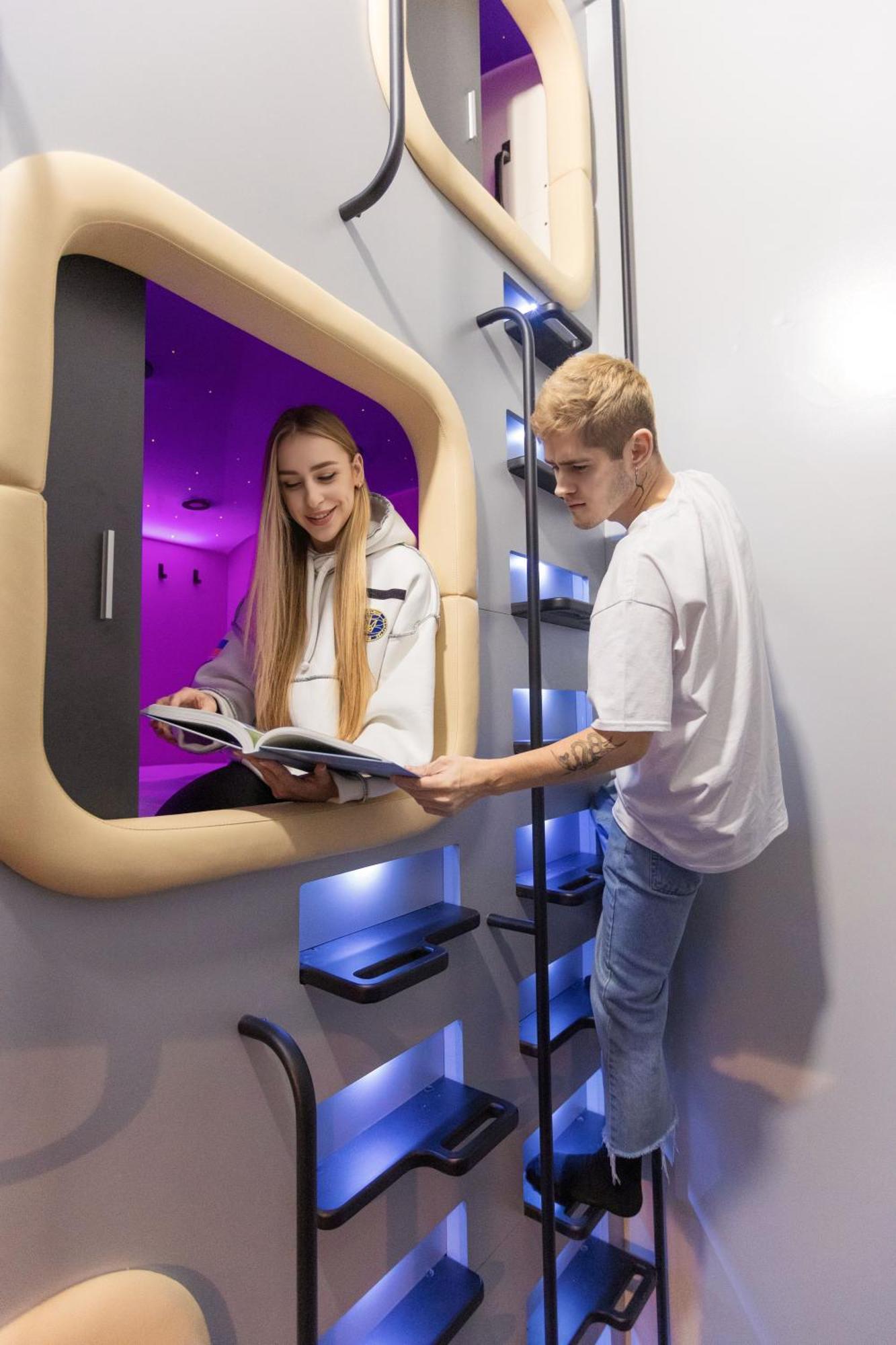 Capsule Hotel Constellation 91 리비프 외부 사진