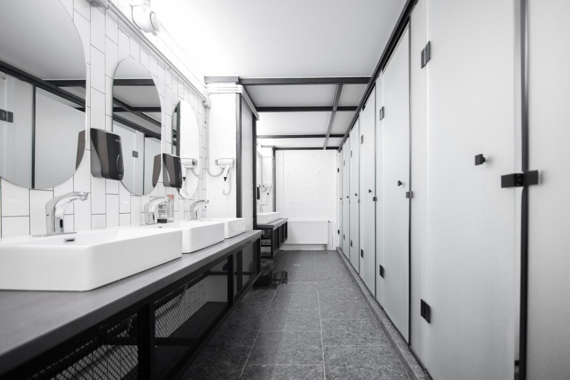 Capsule Hotel Constellation 91 리비프 외부 사진