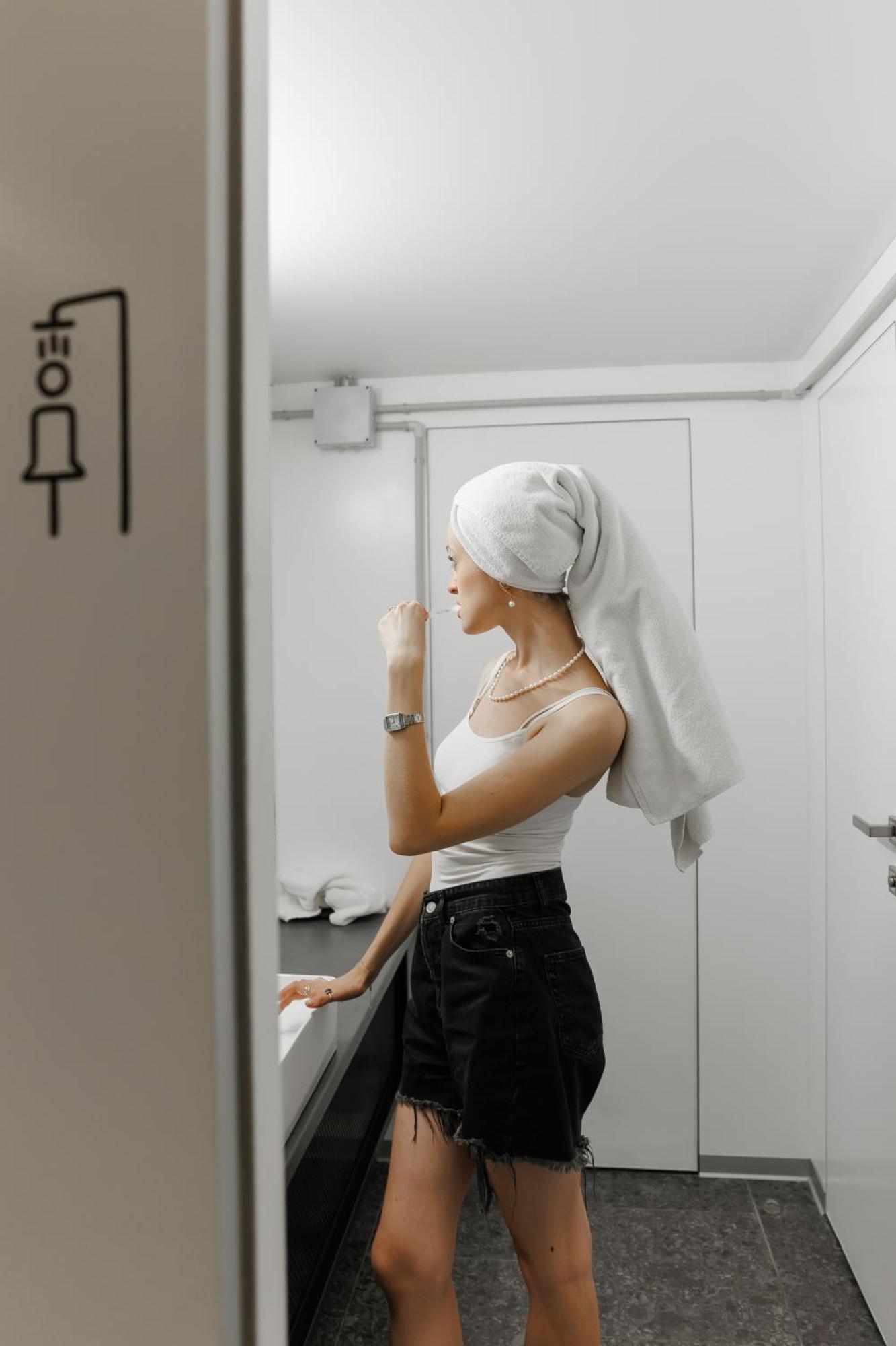 Capsule Hotel Constellation 91 리비프 외부 사진