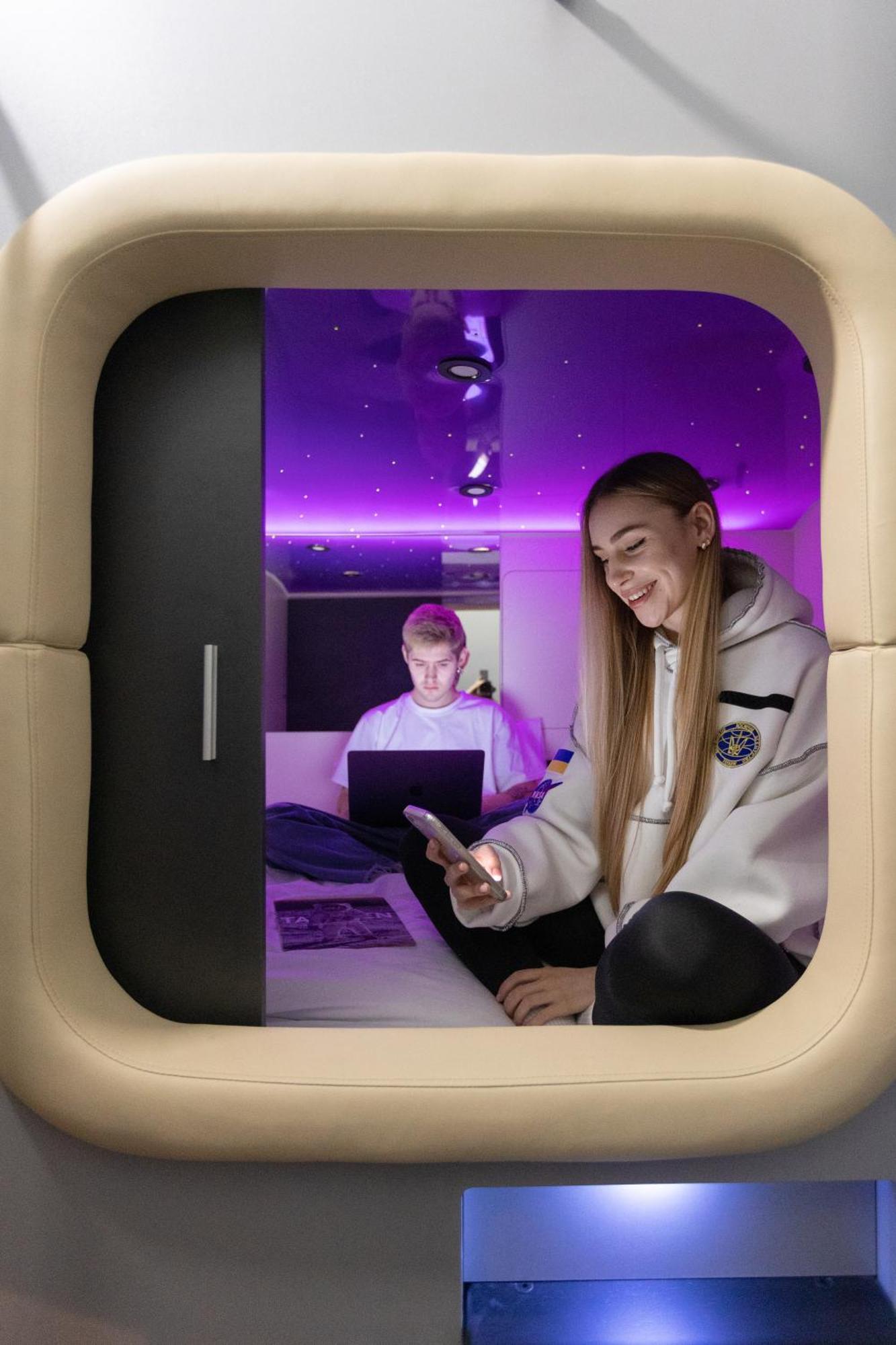 Capsule Hotel Constellation 91 리비프 외부 사진